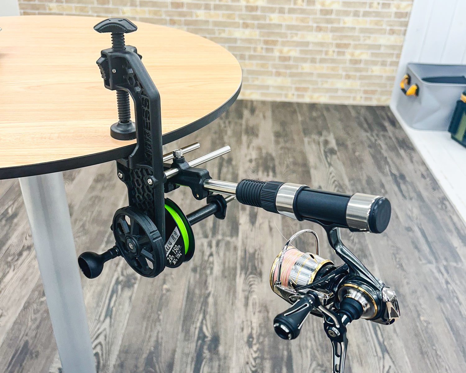 【初心者でも安心】釣り糸の巻き替えをお手軽に!糸巻き機を使ったリールへの糸巻き方法