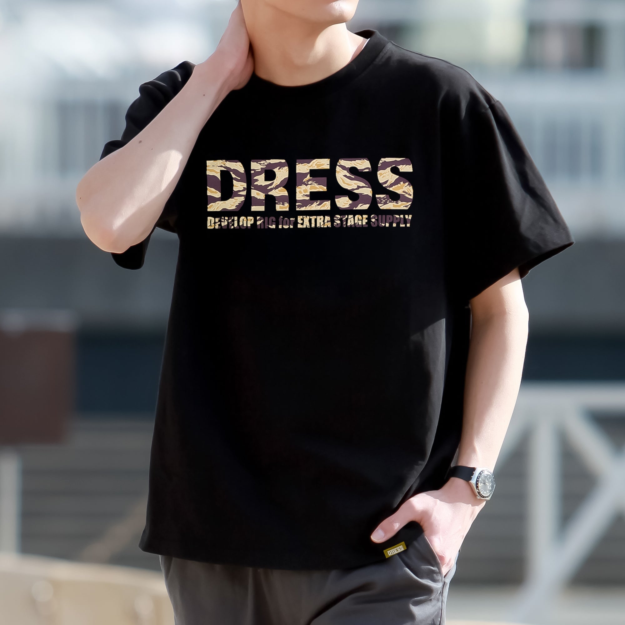 DRESS Tシャツゴールドタイガー