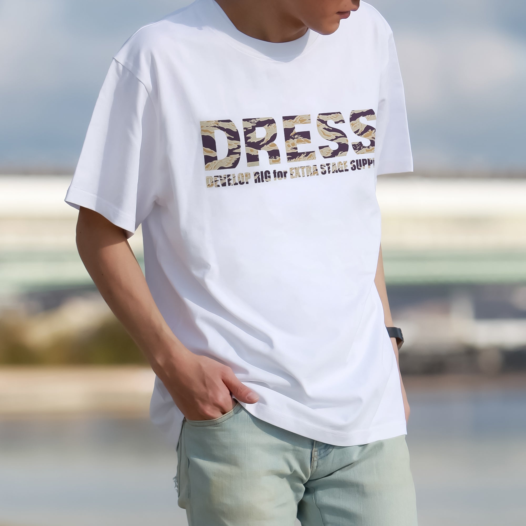 DRESS Tシャツゴールドタイガー