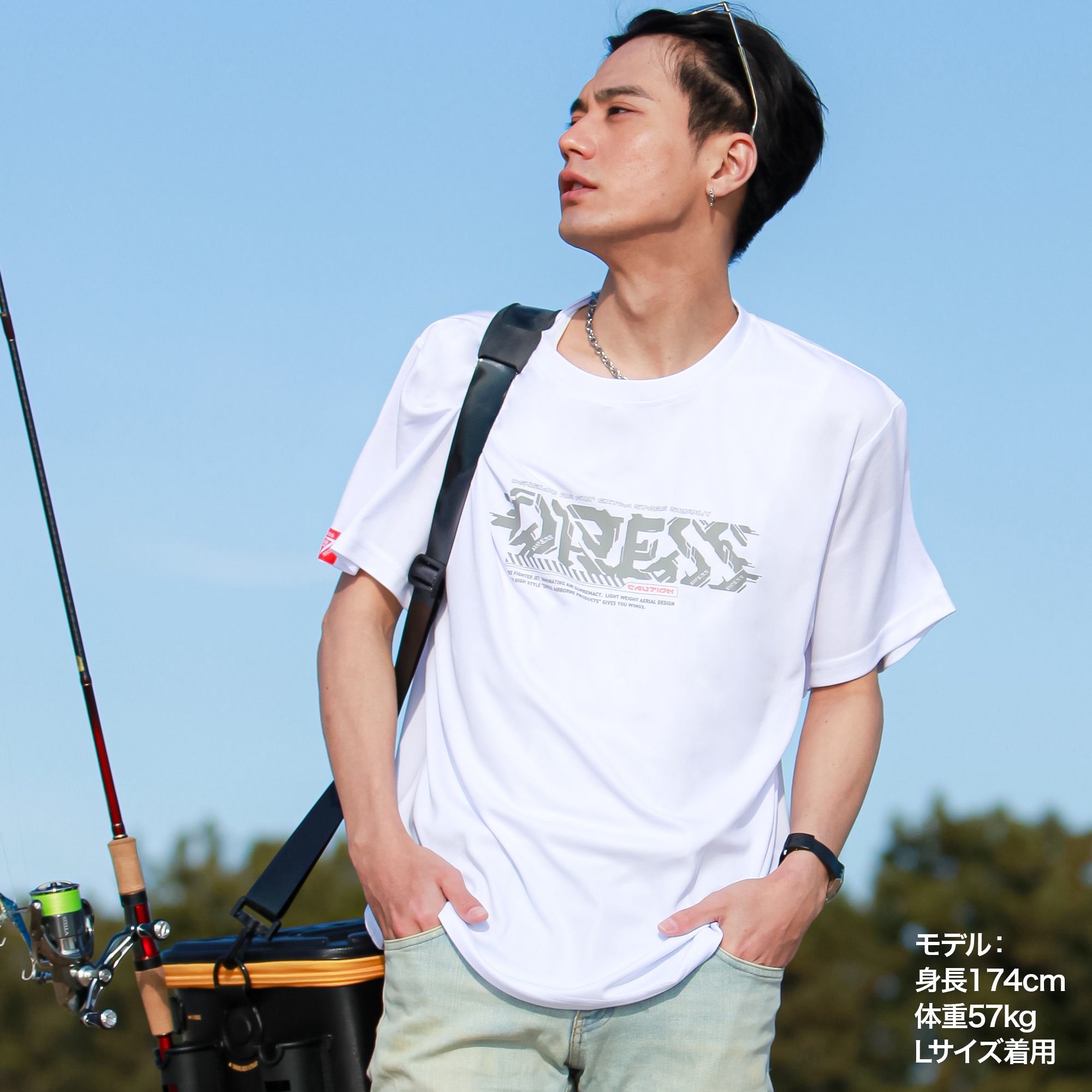 【残りわずか/Sサイズのみ】DRESS サイバーロゴ ドライTシャツ【ホワイト】Sサイズ