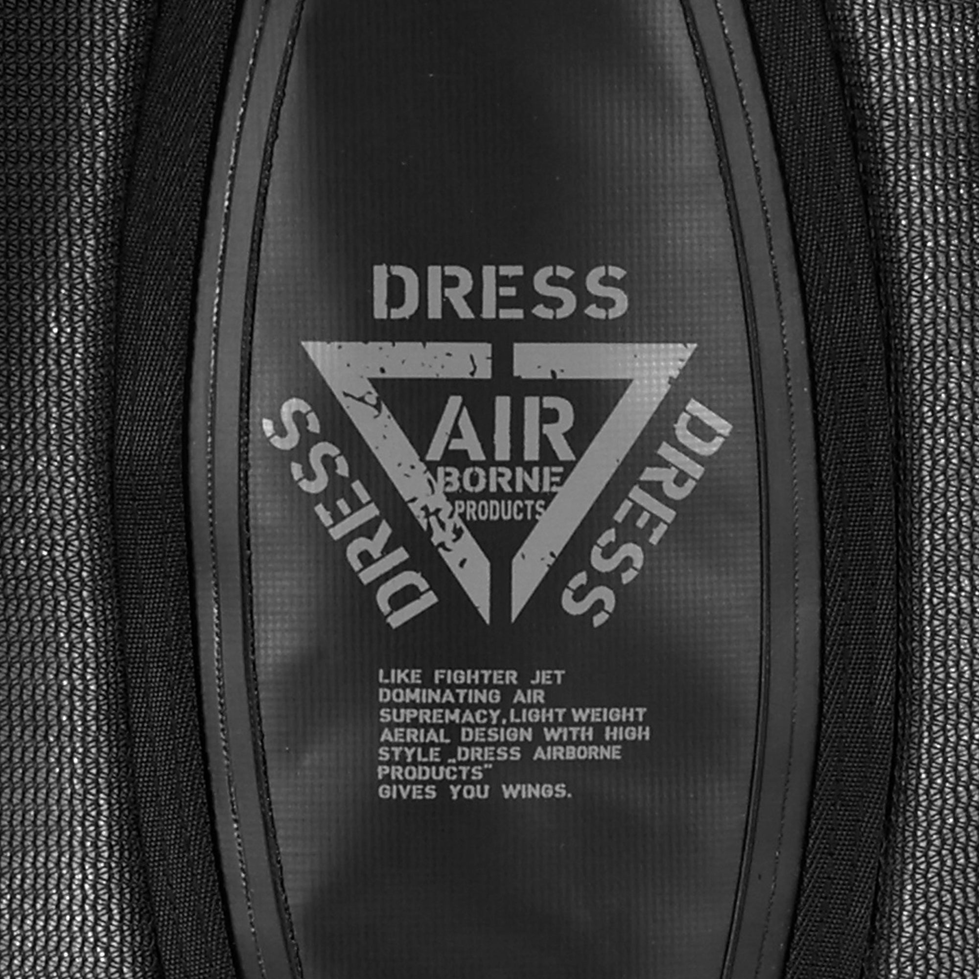 DRESS 防水リュック