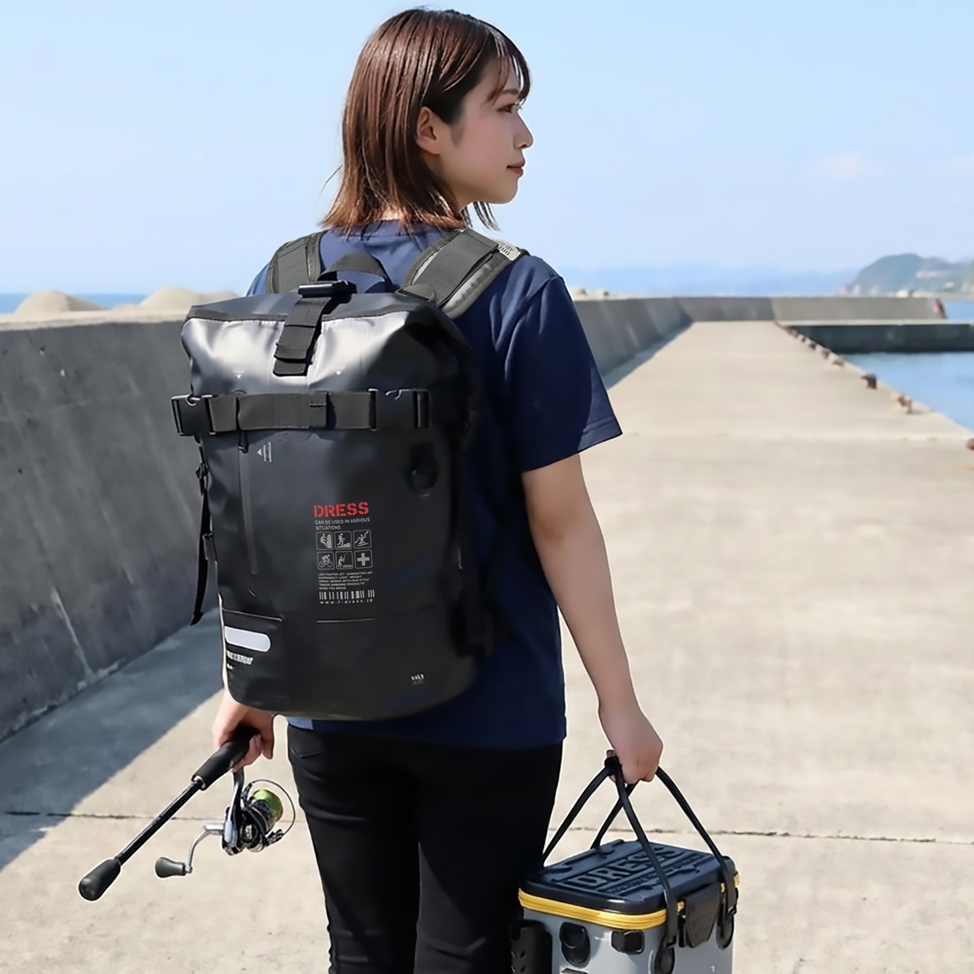 DRESS 防水リュック