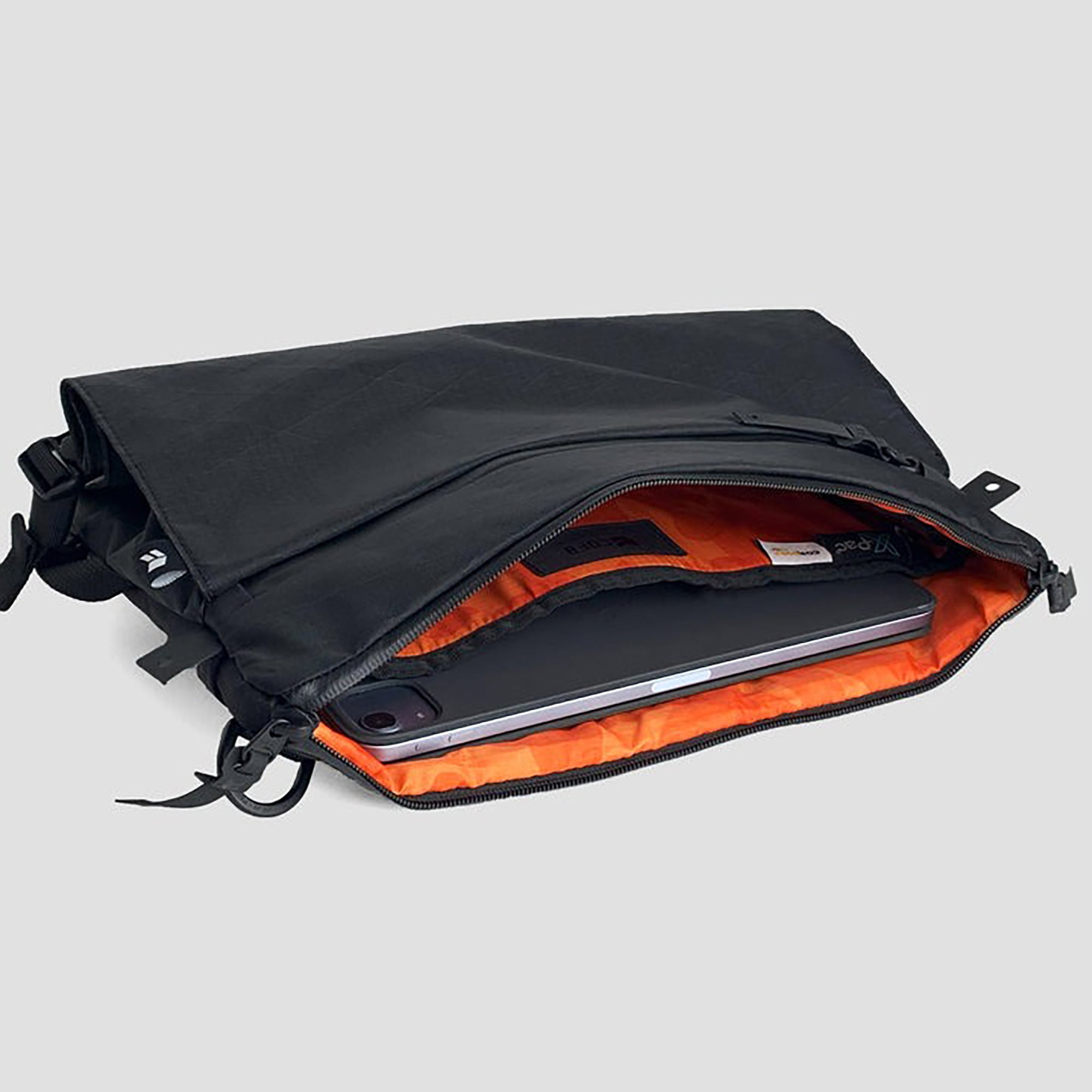 CODE OF BELL ANNEX LINER II | Expandable Sacoche Bag