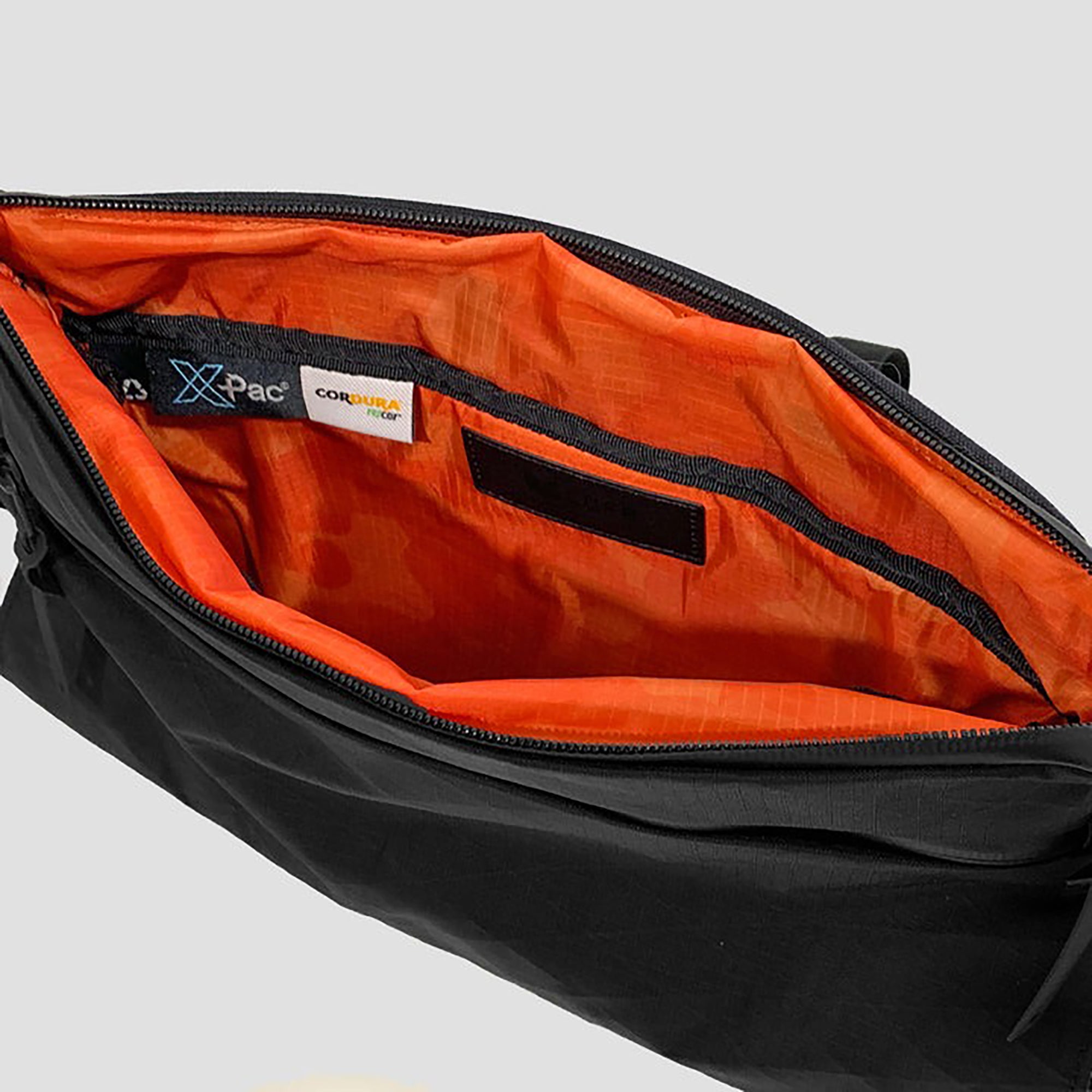 CODE OF BELL ANNEX LINER II | Expandable Sacoche Bag